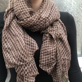 Foulard con motivo infinito