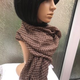 Foulard con motivo infinito