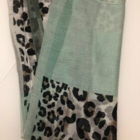 Foulard con motivo tigrato